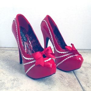 Wild DNA Red Bow White Scalloped Heels